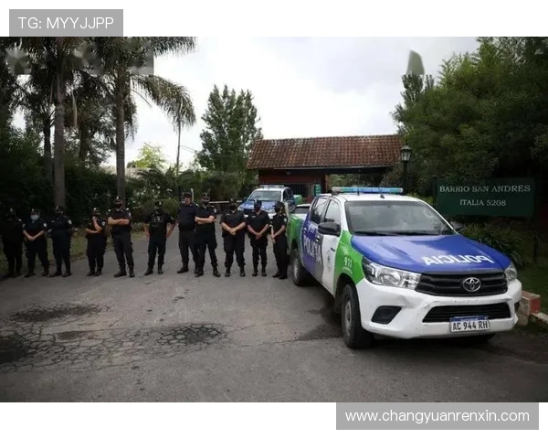 激战九十分钟双方鏖战至终场哨响比分定格在二比一掀起赛场高潮 激战九十分钟双方鏖战至终场哨响比分定格在二比一掀起赛场高潮