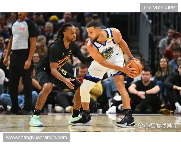 勇士队与掘金队激烈对决 展现顶级篮球技艺与策略博弈